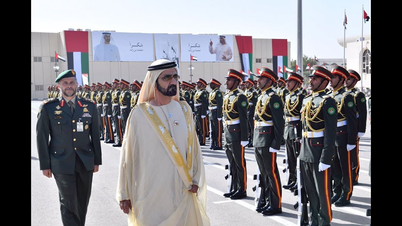 محمد بن راشد يرعى حفل تخريج الدورة الـ 42 من المرشحين الضباط بكلية زايد الثاني العسكرية في العين