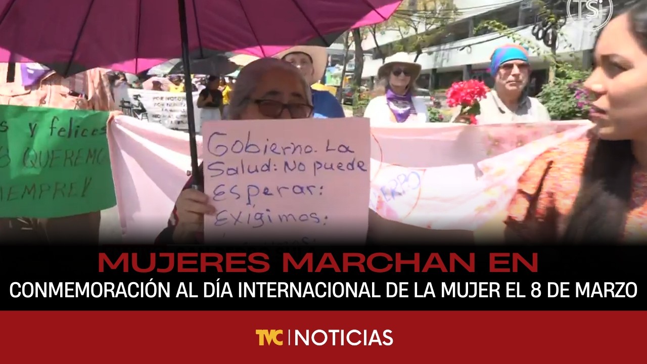 Mujeres marchan en conmemoración al día internacional de la mujer el 8 de marzo