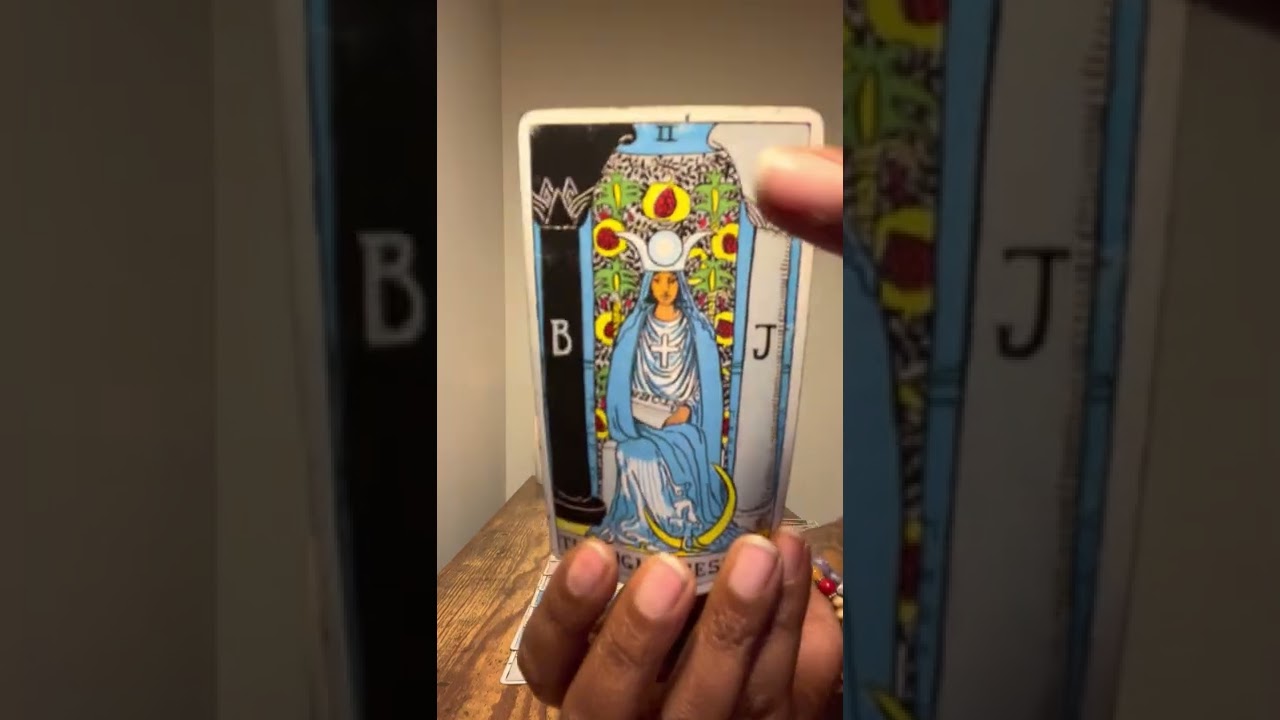 She caught him🤳at this High Priestess and the 👿 jumped out this Queen of ⚔️! That was it!🏃🏾‍♂️💨
