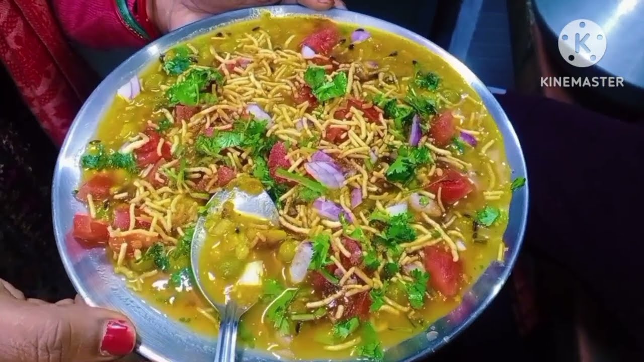 Market से 😋 tasty और spicy 🥵 chaat #recipe #viralvideo #matarchaat #youtubevideo 