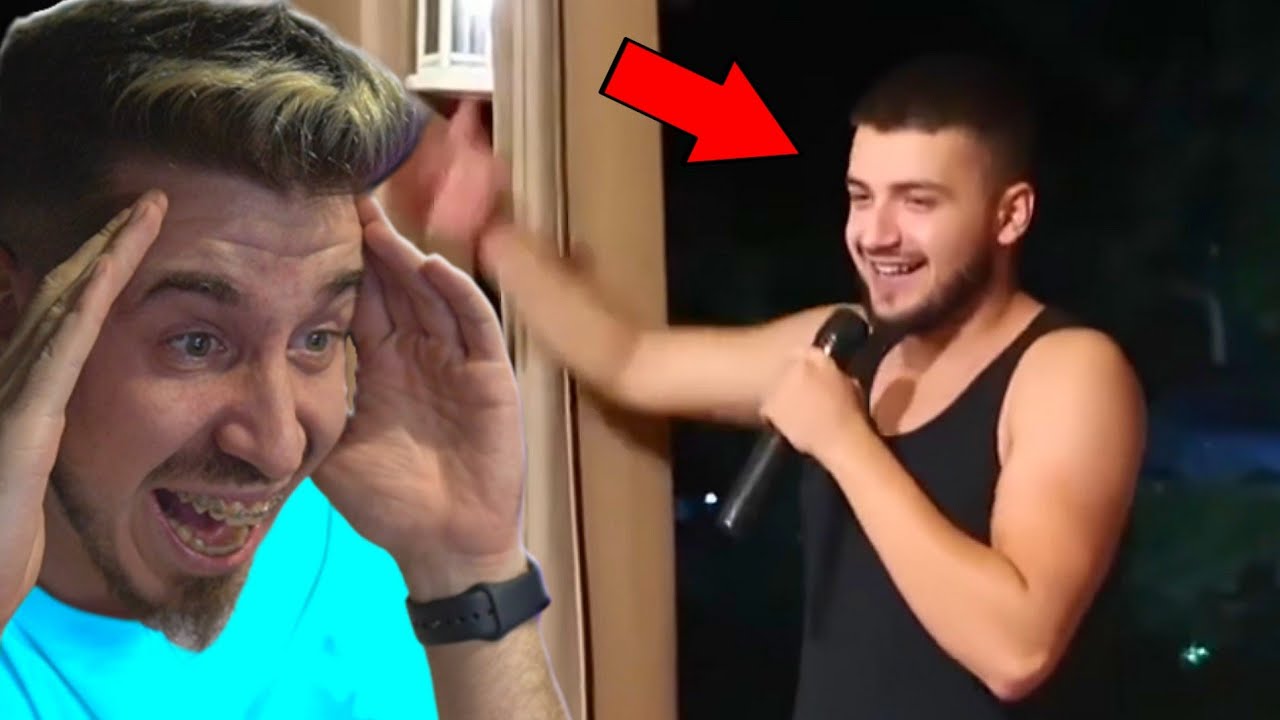 RAZI CA PROSTU la AMICII