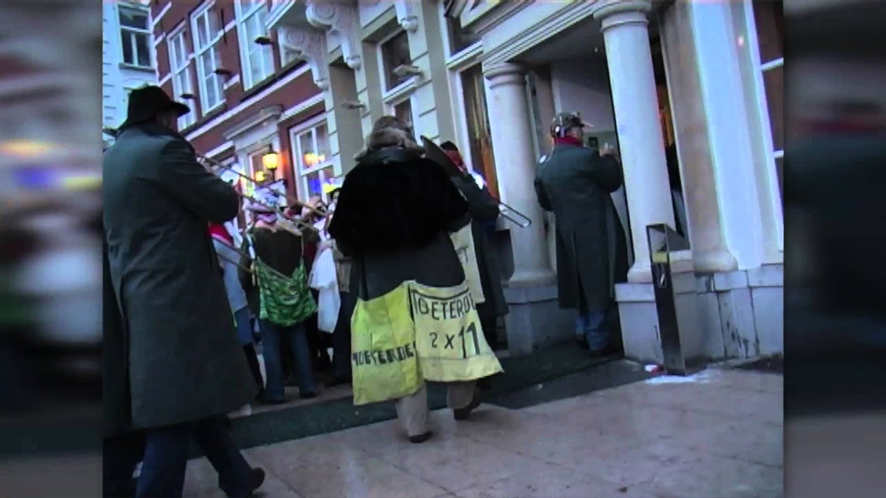 't Is Toeteroet kindermiddag. Beelden van 88 en later