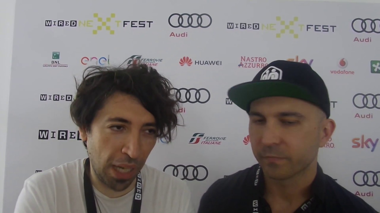 Capatonda e Ballerina: “In Italia abbiamo bisogno di politici stranieri”