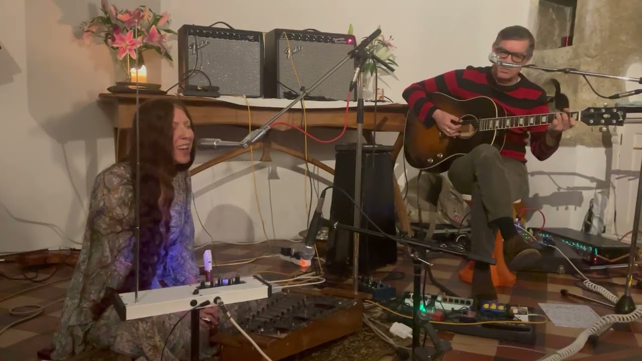 The Wynter Reign 'Intro - Witches song' Live in Glastonbury, 21,3,25. Acid Folk Hammer Horror