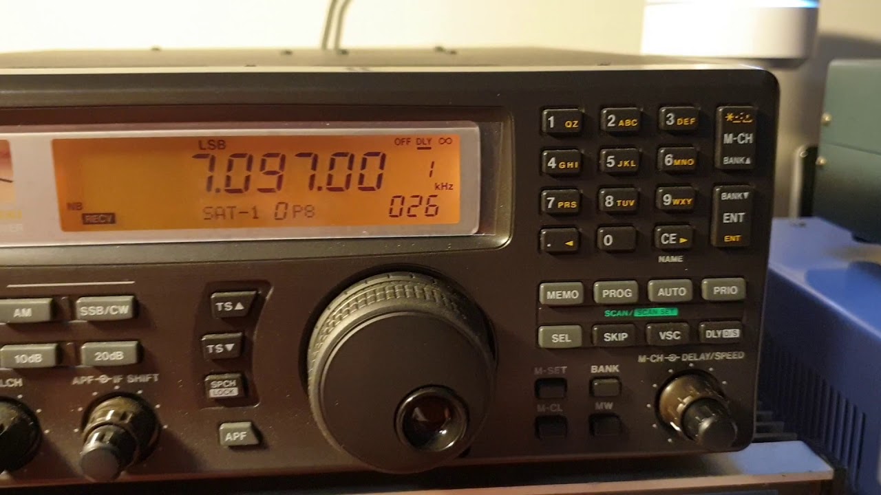 Icom IC-R8500 Zero to 2 Ghz Communications Receiver, and what a performer!!!
