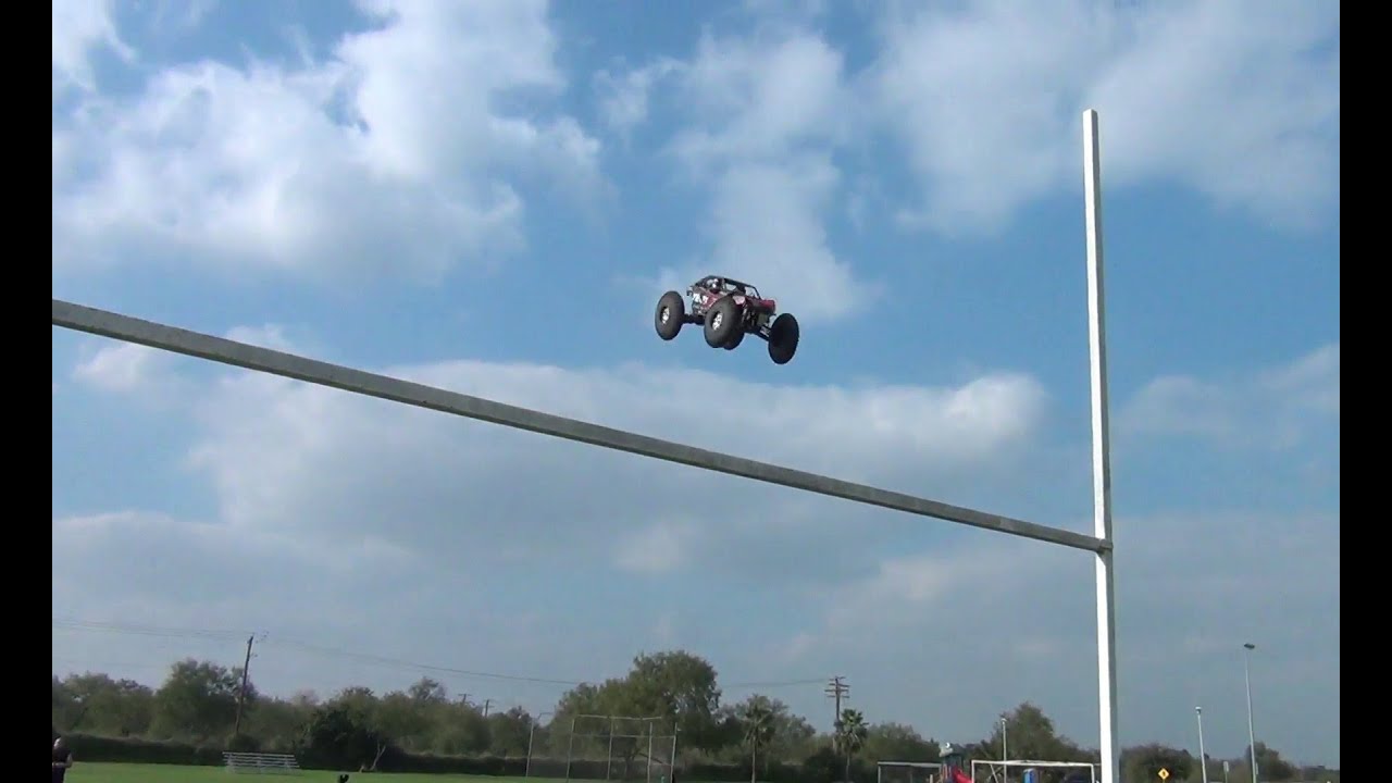 Axial Yeti XL 6s Backflip Mania, Bashing, Beach, Jumps, and Best video yet!