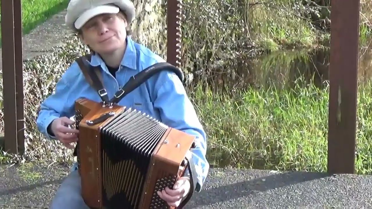La péniche (musique de Florence Pinvidic interprétée à l'accordéon chromatique)