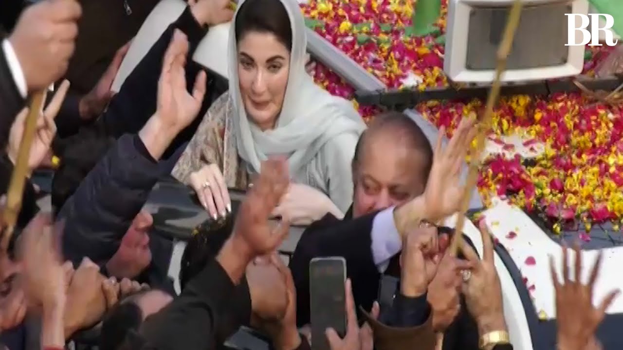 Nawaz Sharif along with Maryam Nawaz make their way through crowd in Lahore