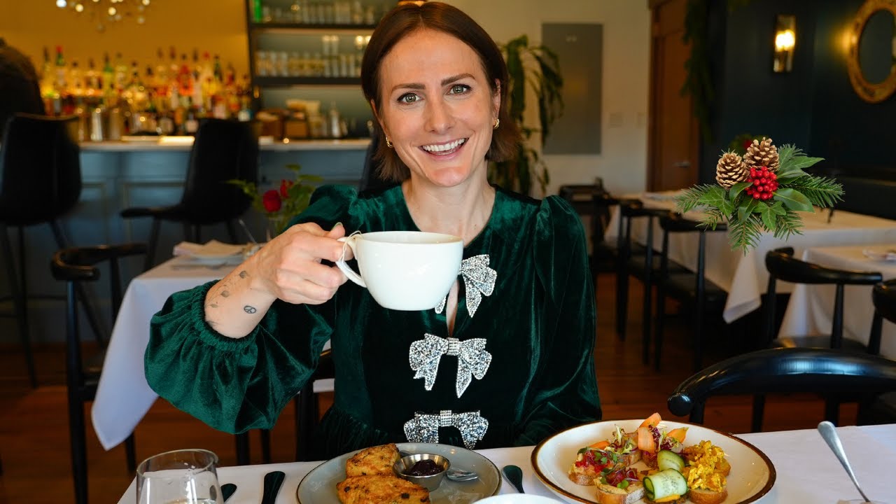 Christmas Tea, Winter Markets + Richmond Symphony | Vlogmas Day 2