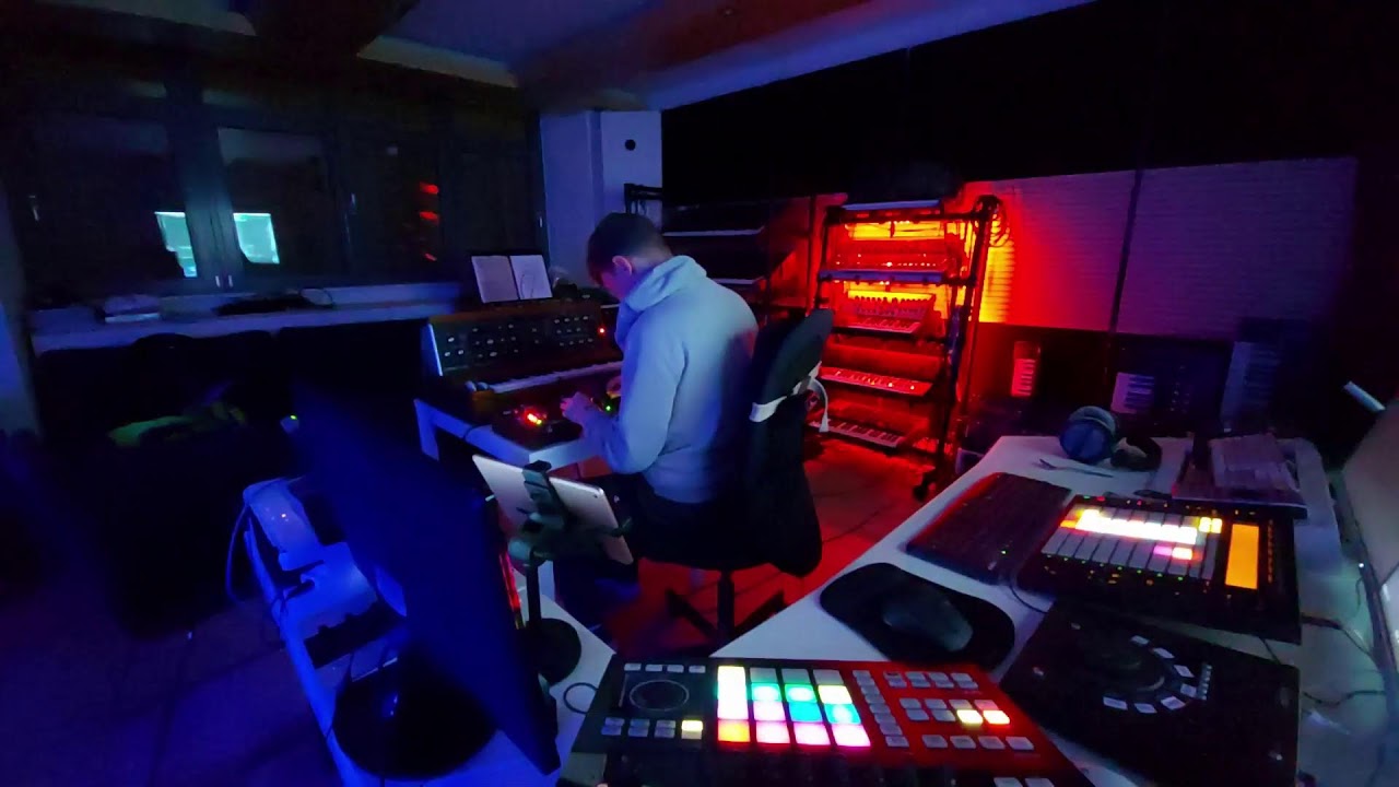 Minimoog & ARP 2600 Techno 140 BPM