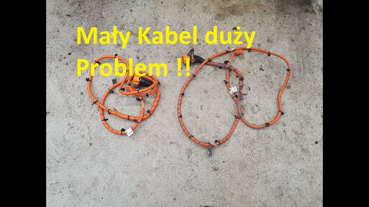 Wymiana kabla zasilającego Fiat 500E .