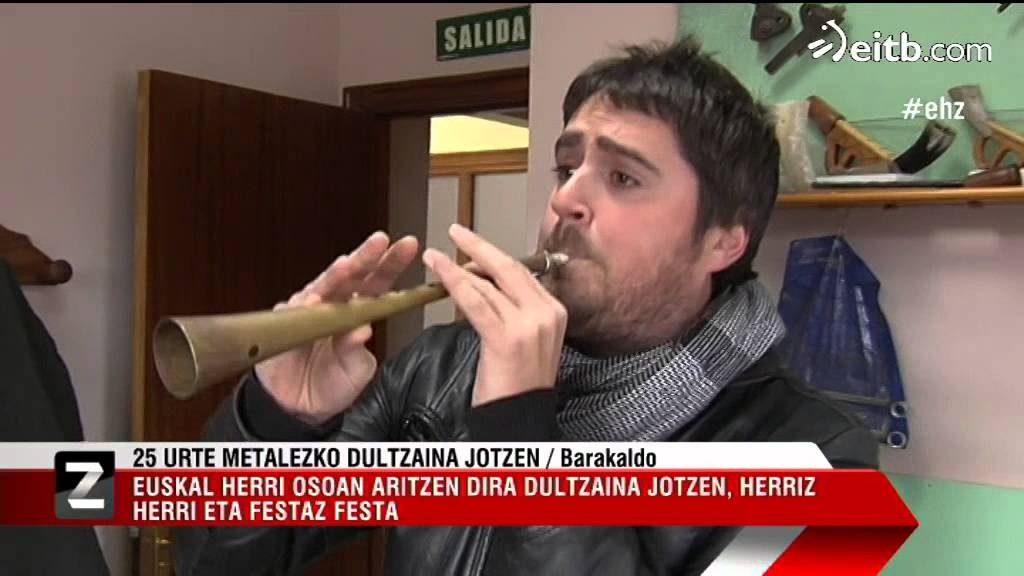 25 urte metalezko dultzaina jotzen