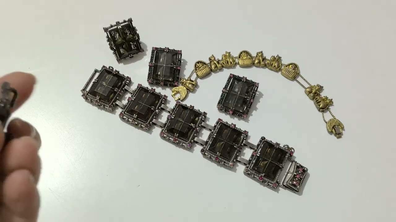 Винтажная бижутерия.