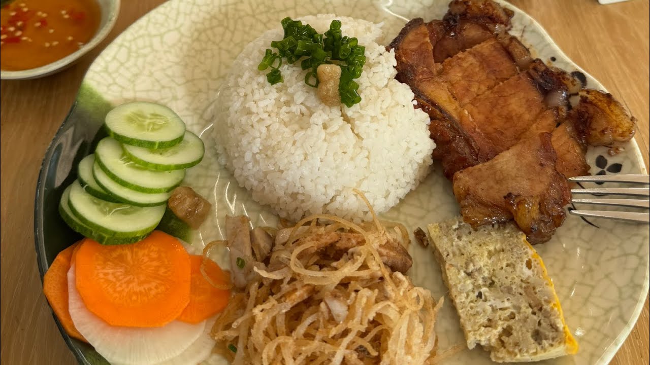 Walk, Eat, Walk around Binh Thanh area in Sai Gon November 8, 2025