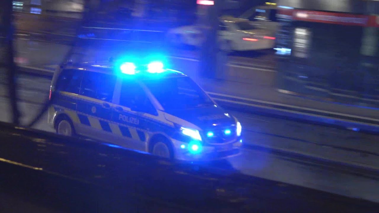 Erstmalig Neuer FuStKW Vito GABI + FuStKW PW Innenstadt PI 1 + HGrKW Polizei Bonn an Weiberfastnacht
