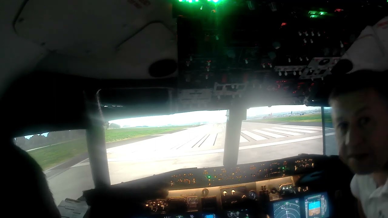 Boeing 737-800 Flight Simulator full flight | Britannia Flight Sim Xplane 11