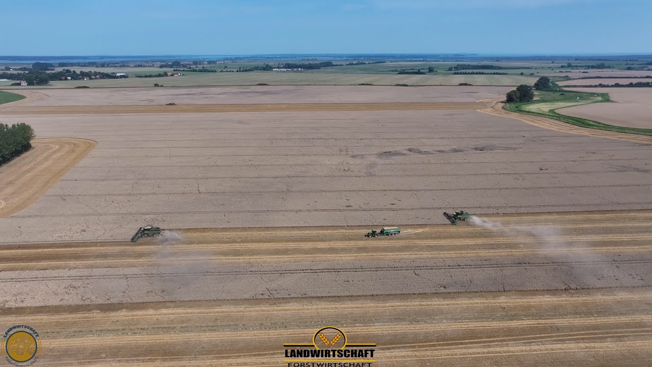 6000ha Getreideernte im gro&szlig;en Style in MV 2 Gro&szlig;m&auml;hdrescher John Deere X9 1100 Baltic Agrar Weizen