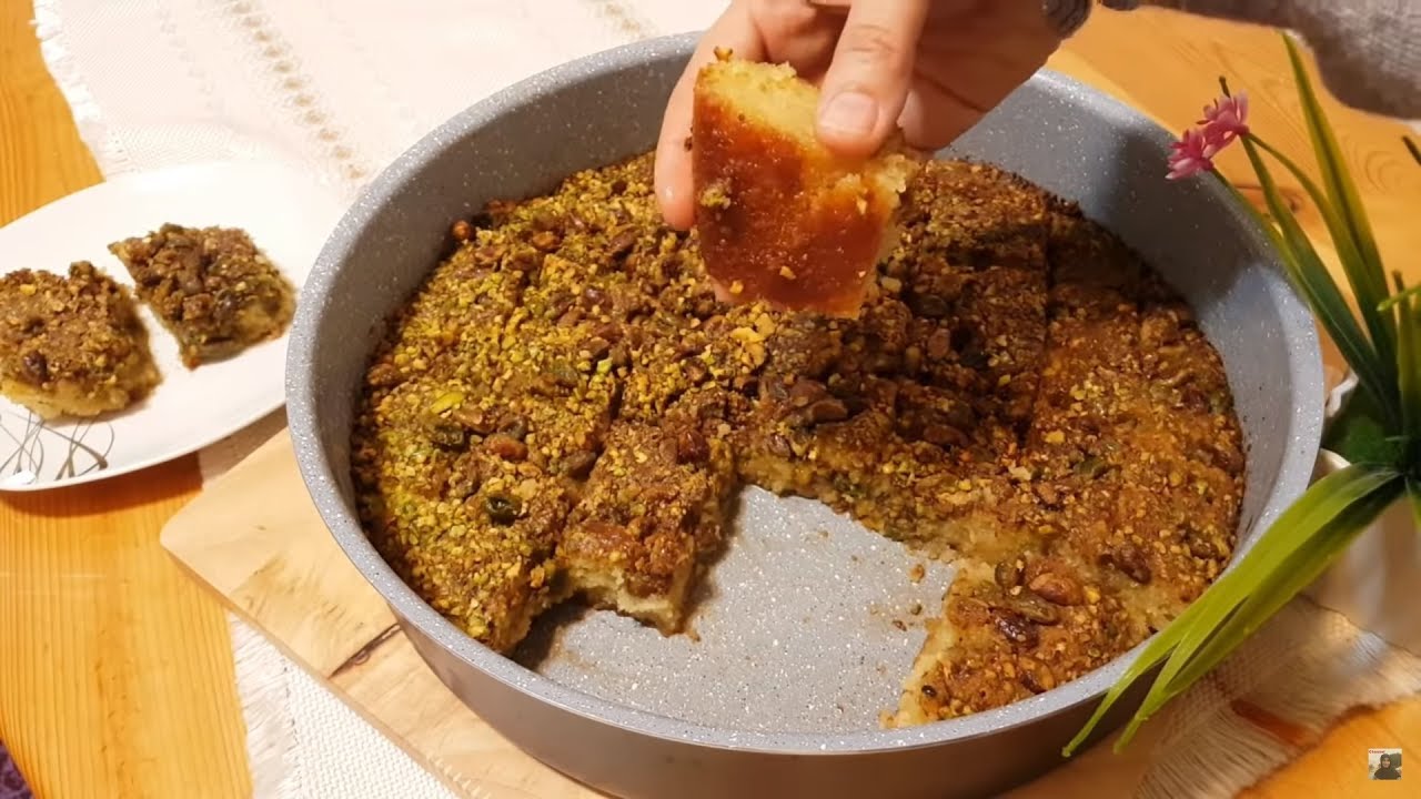 من الحلويات الشامية اللذيذة جدا😋 حلوى الهريسة 😍 Basbousa