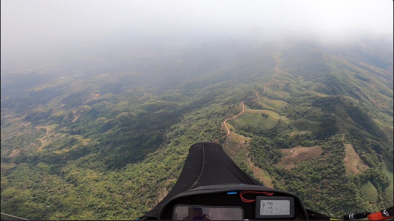 Paragliding Thailand Phu Thap Boek