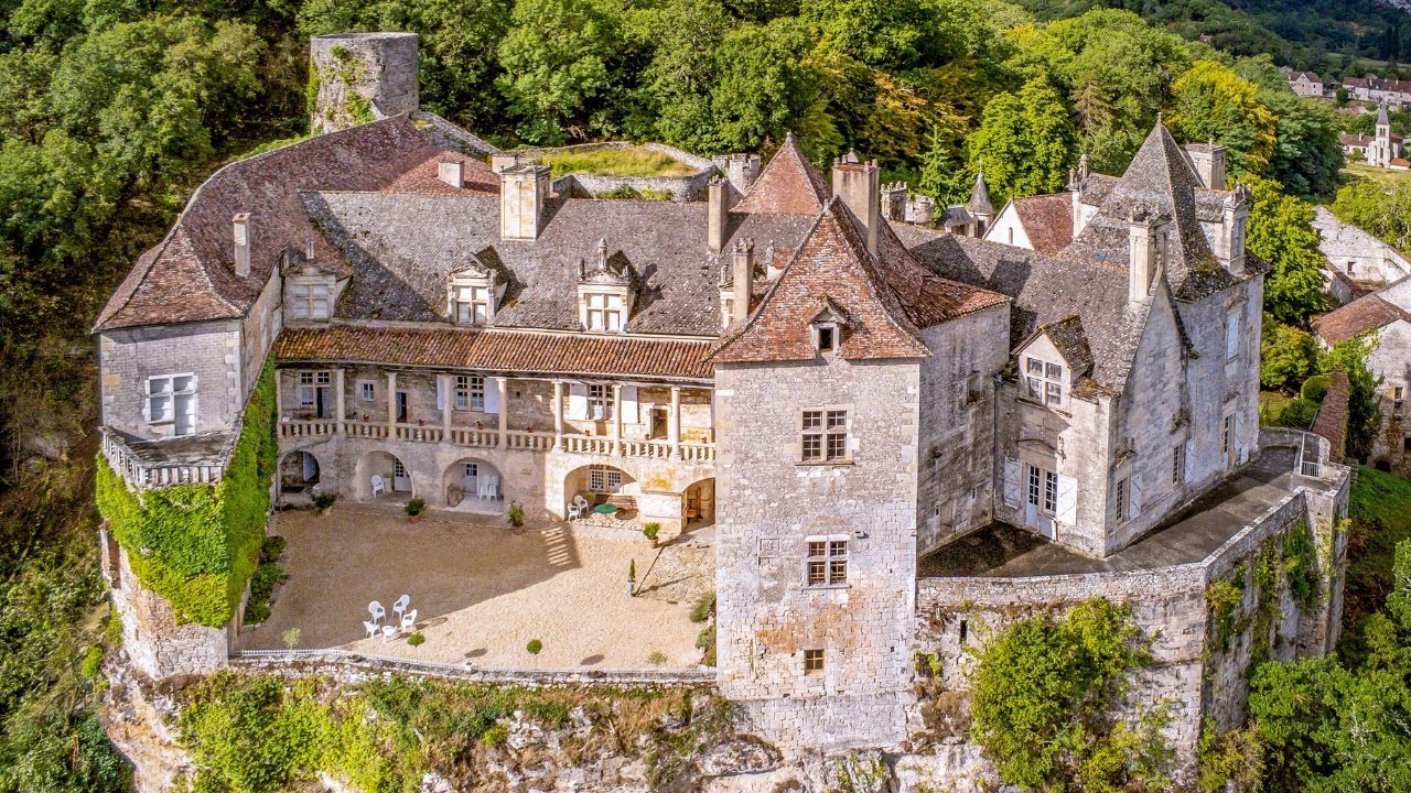Visite du Château de Cénevières avec son propriétaire, Patrick de Braquilanges
