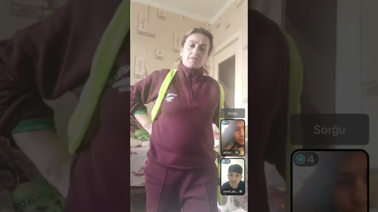 Gözəl işdən gəlib iş koftasında dolma hazırlayır😃
