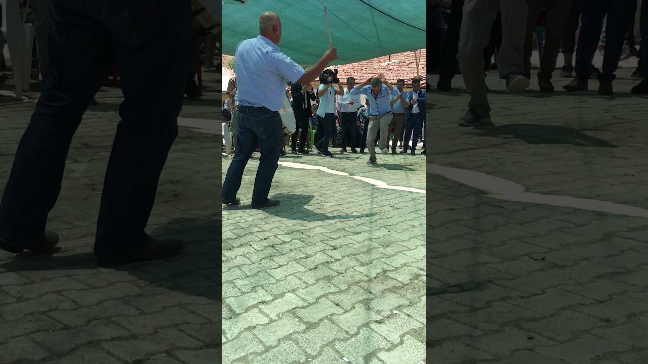 Malatya Kadılı Köyü’nde bir düğünden halay görüntüsü