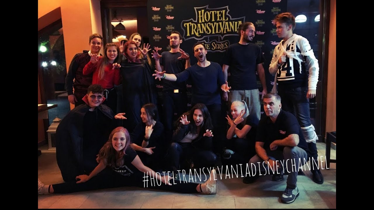 Youtubeři v Transylvánii - párty s hrabětem Drákulou ...  /LEA
