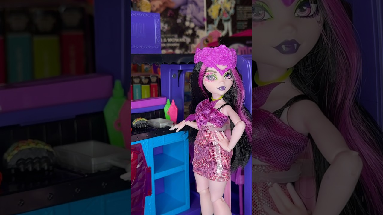 Quick Lurk At Draculauras Fangtastic Food Truck 💓🎟️🎵 #monsterhigh