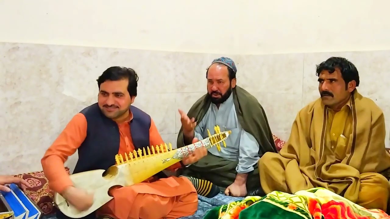 Da Zahir Mashokhel Pa Awaz Ghazal Hairan Yam Da Ashnaa Rata Jargee De Che Raze. Danish Ustaz...