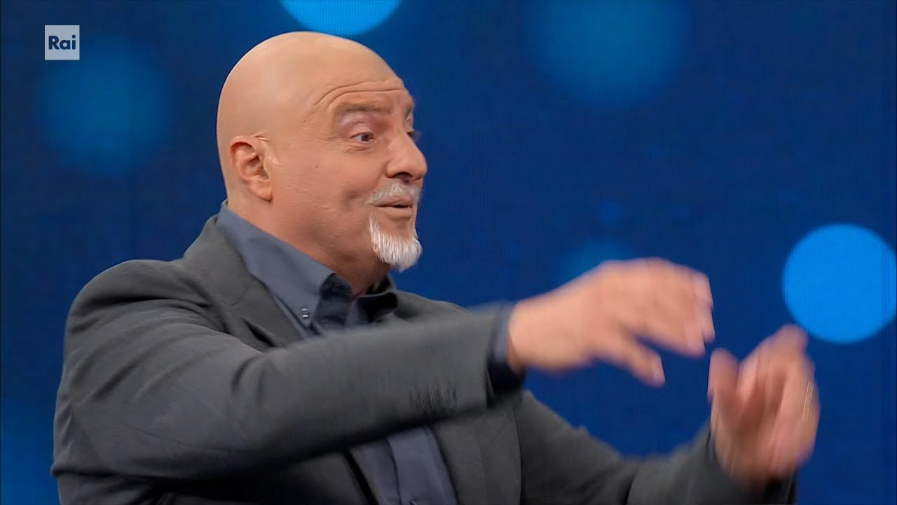 Claudio Lauretta &egrave; Claudio Bisio - Fake Show. Diffidate delle imitazioni 02/10/2023