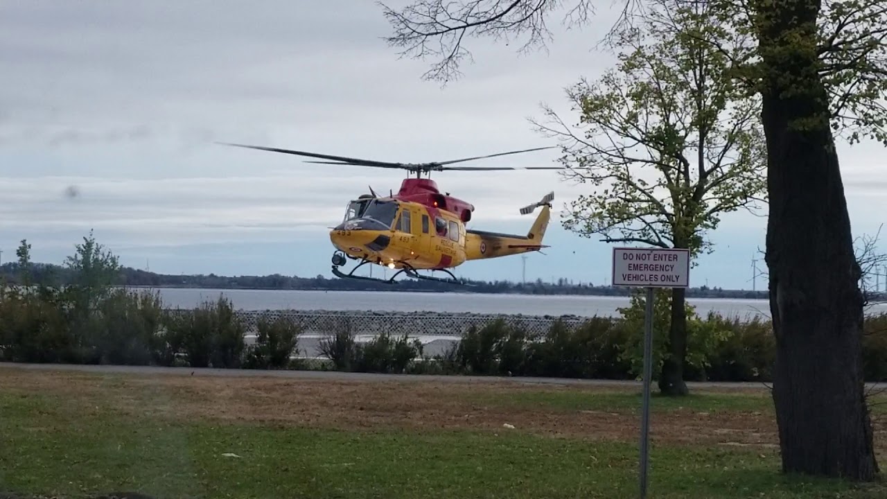 *RARE* Canadian forces search and rescue helicopter landing at KGH helipad in Kingston, ON