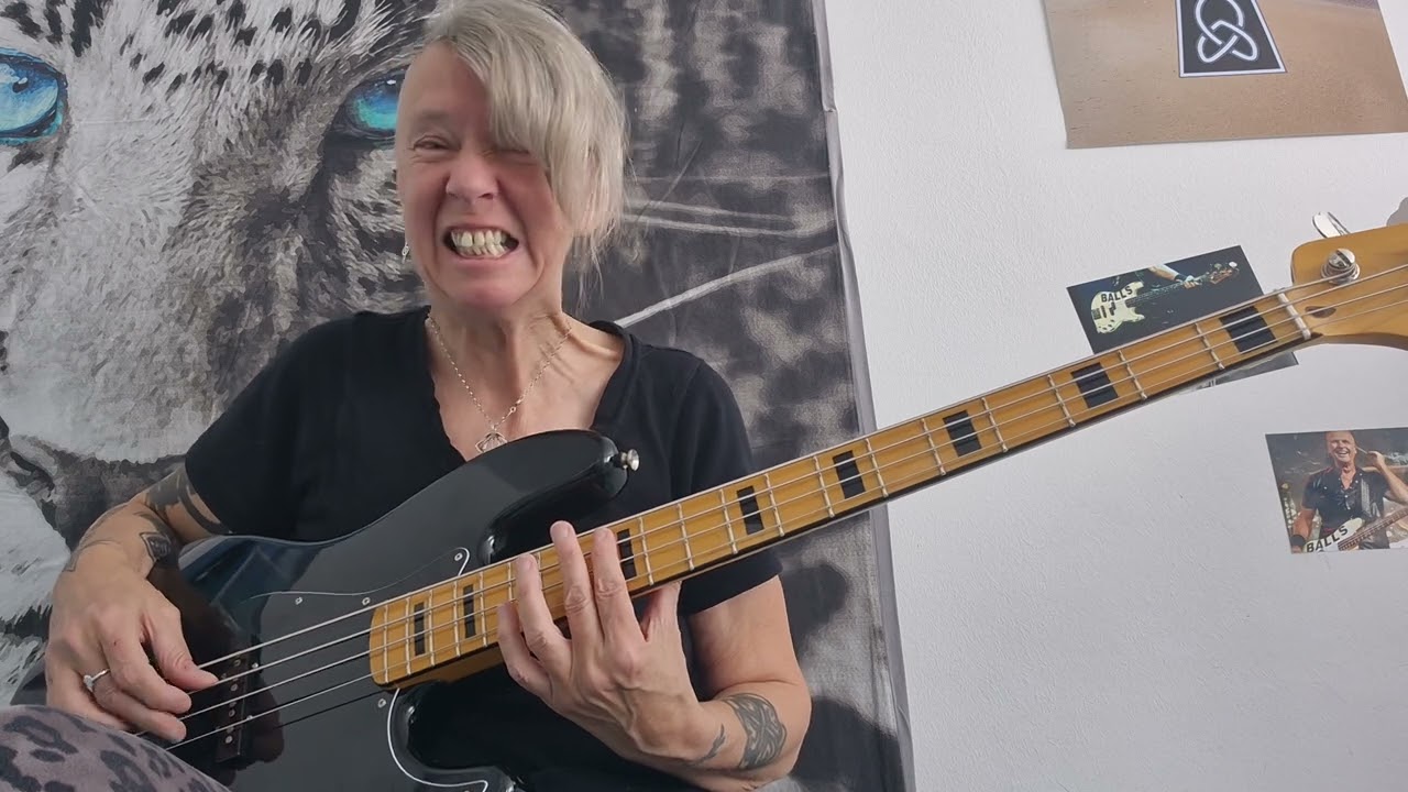 Learning bass - month 6: Little big thank you for your support! 🙏♥️🎸