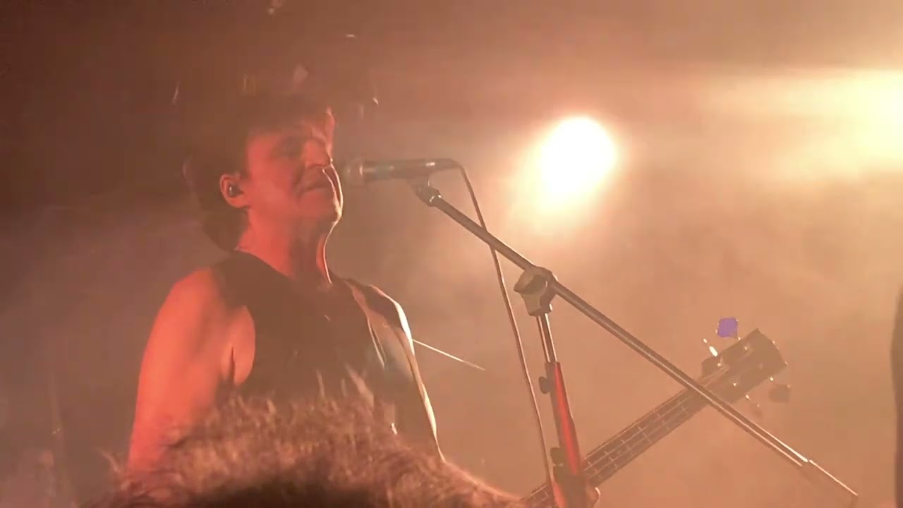 The Chameleons - A Person Isn't Safe Anywhere These Days - 2025.Jun.15-Madrid, Mon