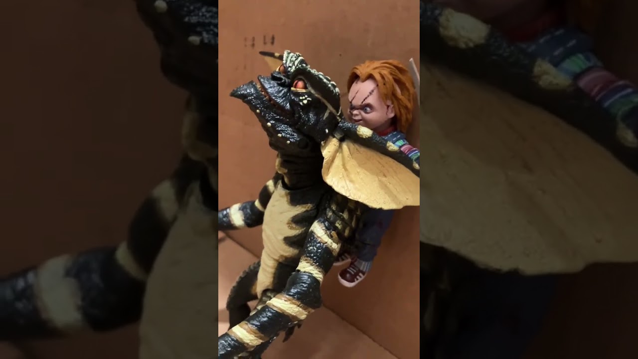 Chucky VS mega gremlin