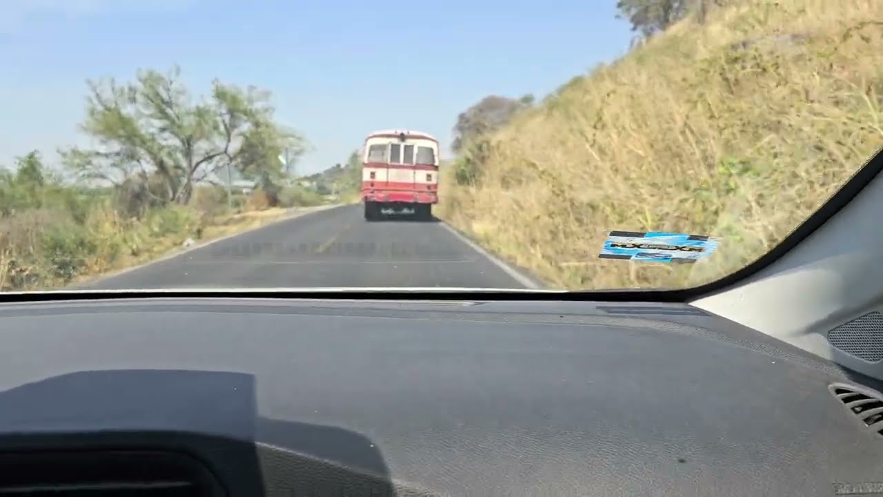 Este camión de pasajeros es uno de los más antiguos en la Ciénega de Chapala Mich ¡Lo recuerdan!