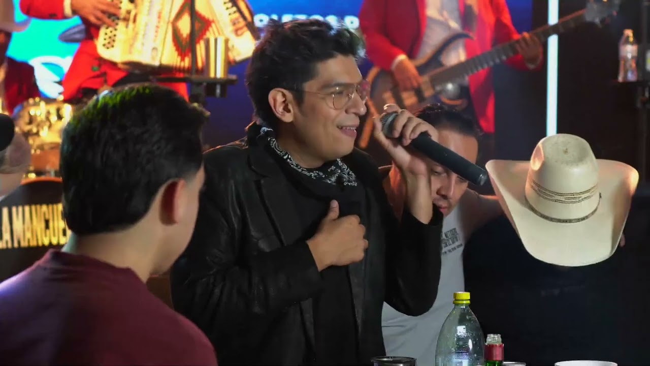 Elias Medina '  impostores 'la mancuerna /corazon de oro (en vivo)
