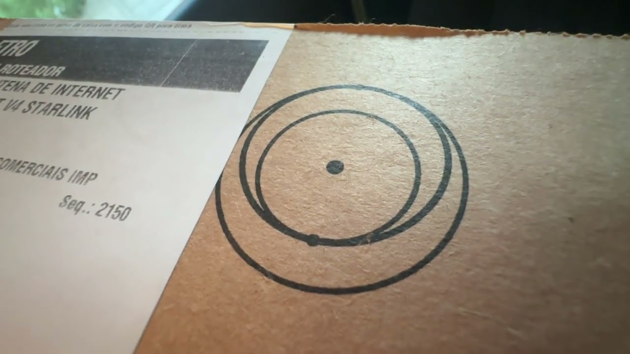 Comprei a antena da Starlink padrão / barato 