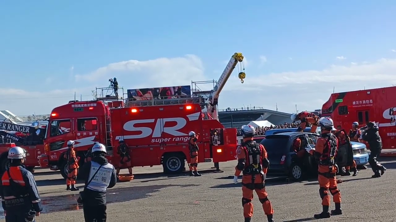 横浜消防出初式2026　救助活動実演