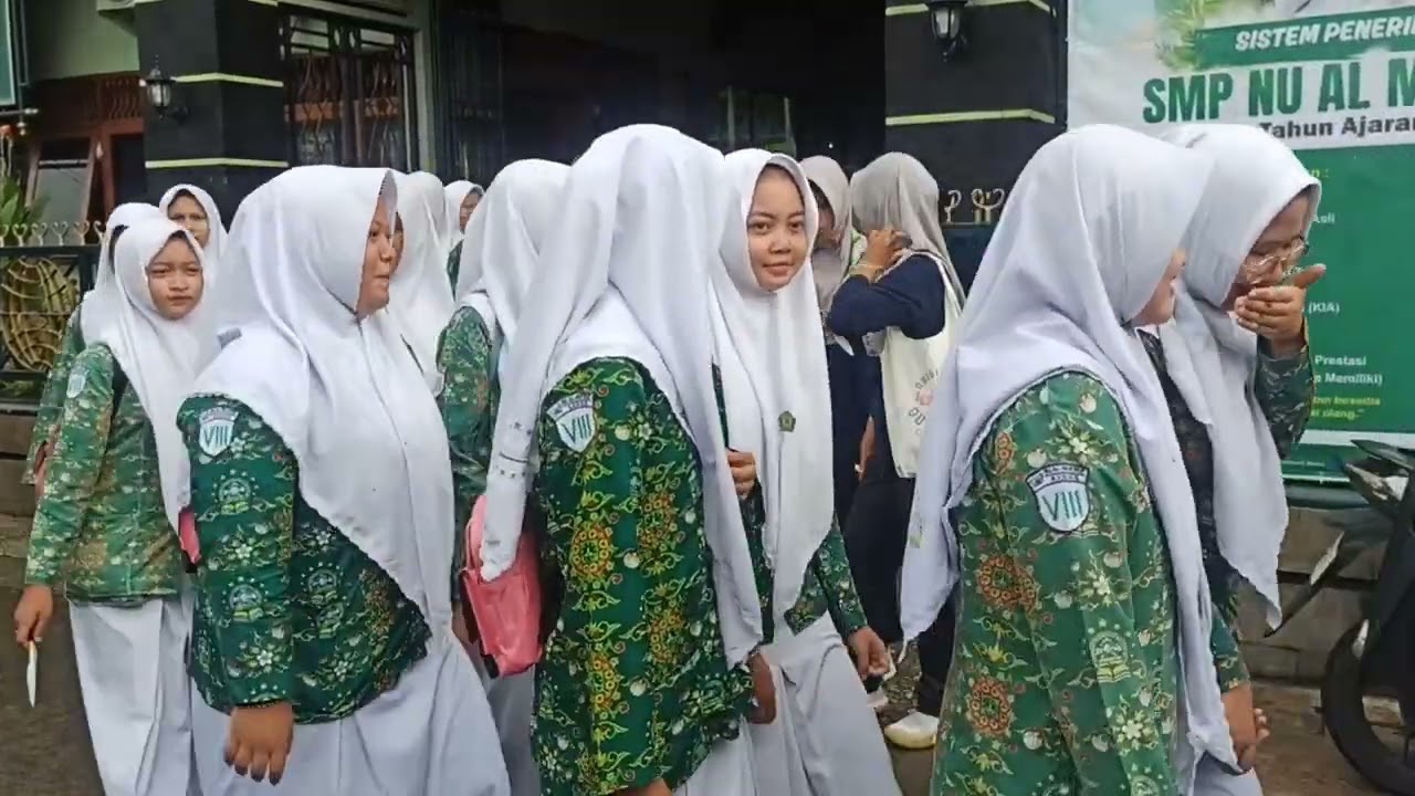 Video FULL, Ratusan SIswa dan Guru ikuti Jalan Sehat Harlah ke-59 SMP NU Al Ma’ruf