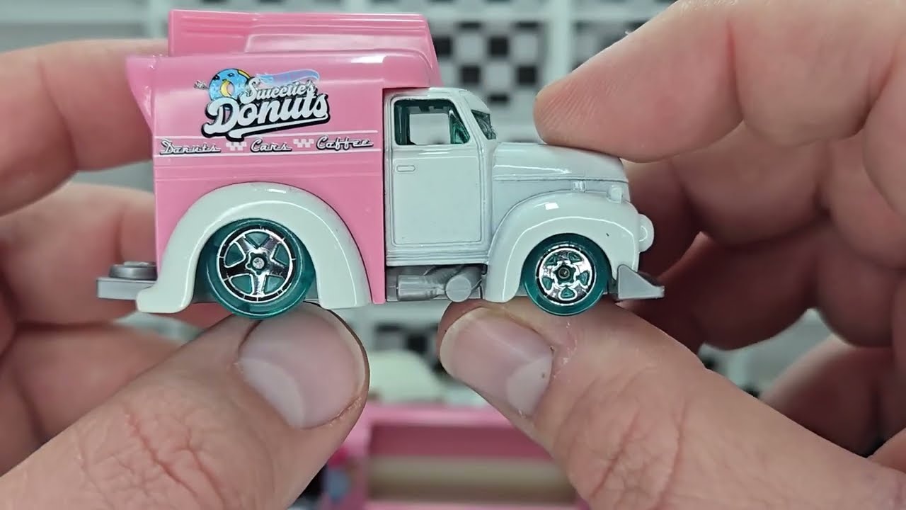 Unboxing: 2025 Hotwheels Super Rigs - Mix 1