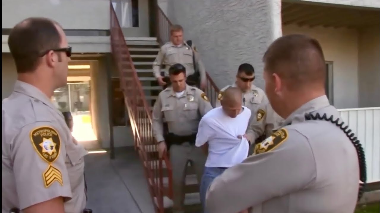 Cops Tv show Las Vegas Nevada. Man threatening to harm others. (2010).