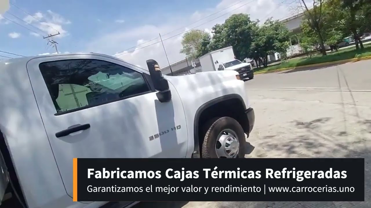 Entrega de caja térmica refrigerada para #Chevrolet  #silverado  con puerta extra intermedia.