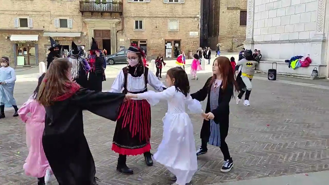Carnevale 2022 Scuola Primaria Pascoli