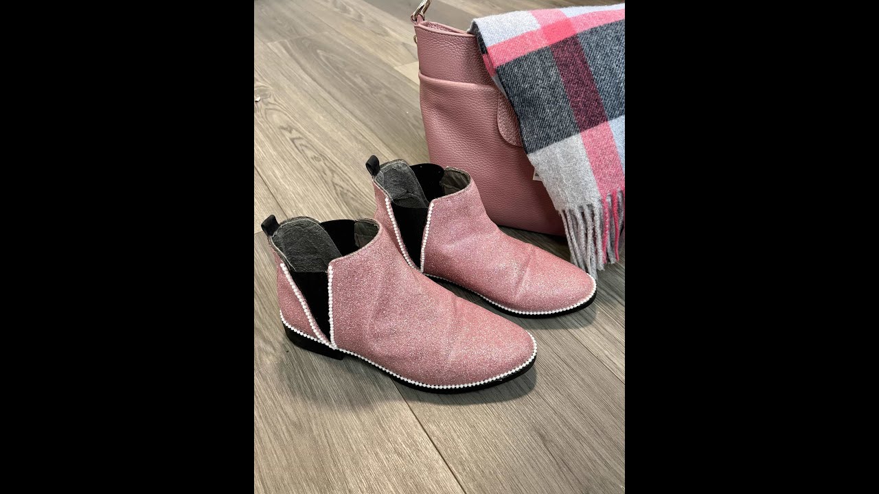 pink glitter boots, DIY glitter shoes, customizing shoes #customshoes