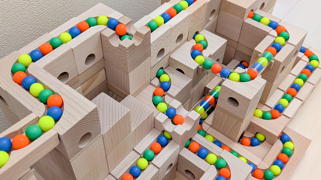 マーブルランレース☆透明なコンテナ＋グリムス階段＋キュボロと四角いグリーン＋踏切＋超くねくねボード