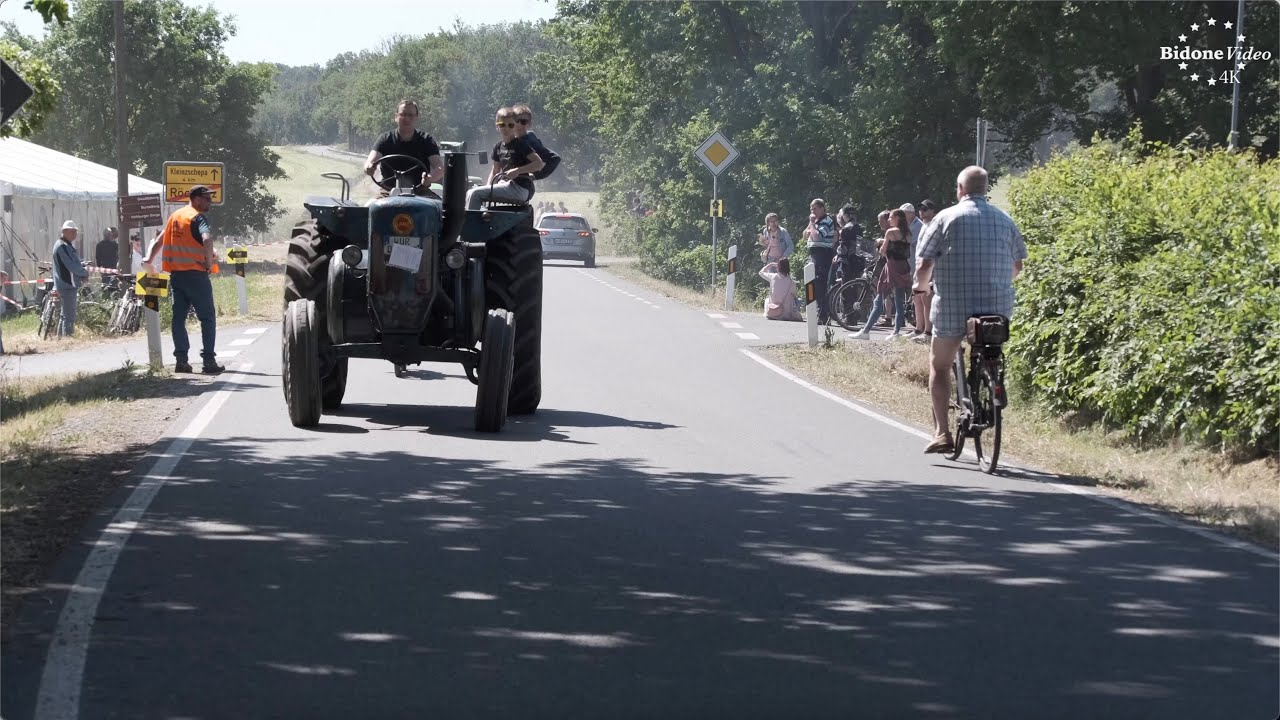Traktorenparade zum Treffen Röcknitz - Historic Tractor Rally