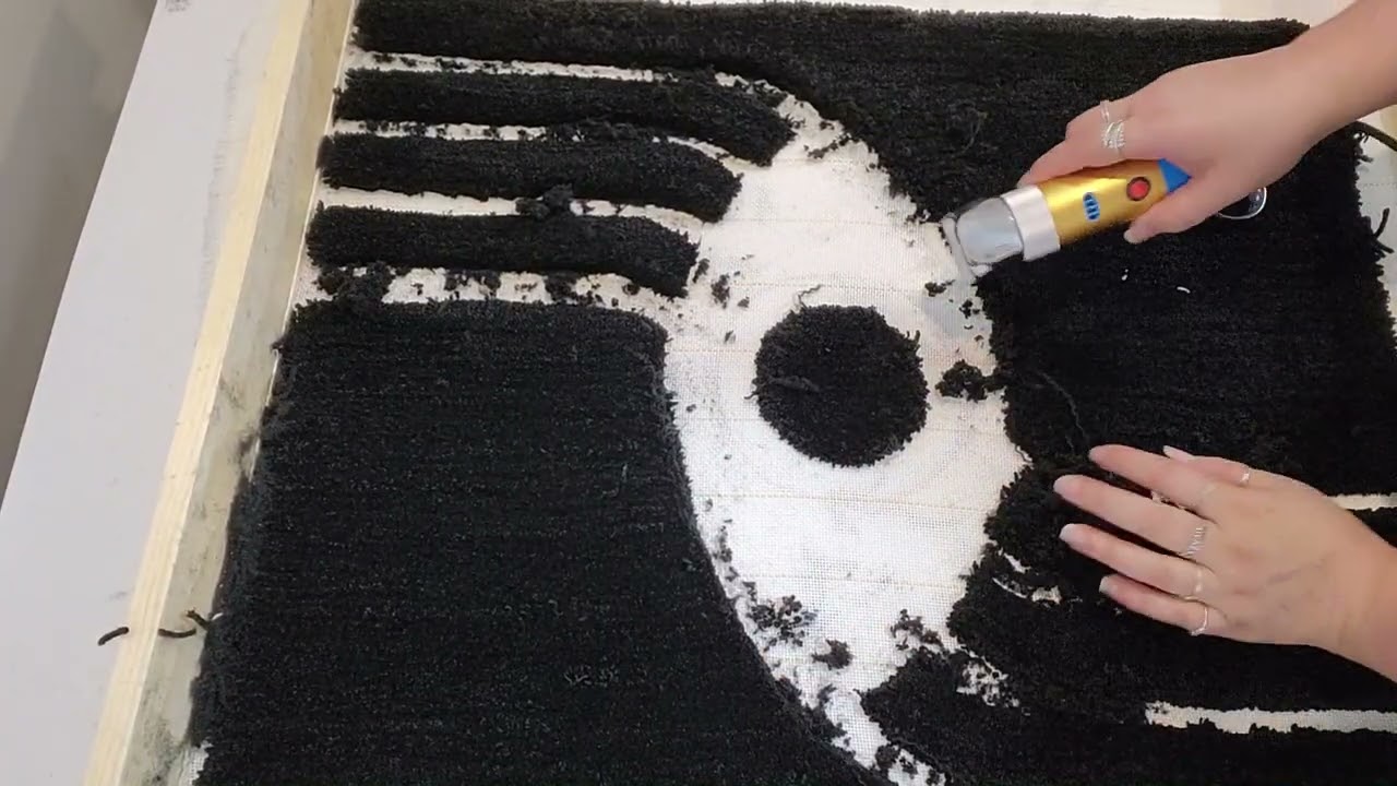 How to Tuft a Rug - Part 7 - Carving between Colours