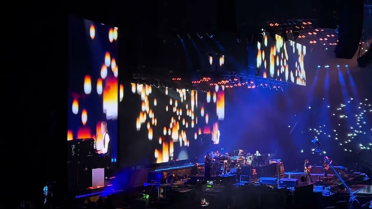 Let it Be - Paul McCartney live at Défense Arena, Nanterre, Paris, 4/12/2024
