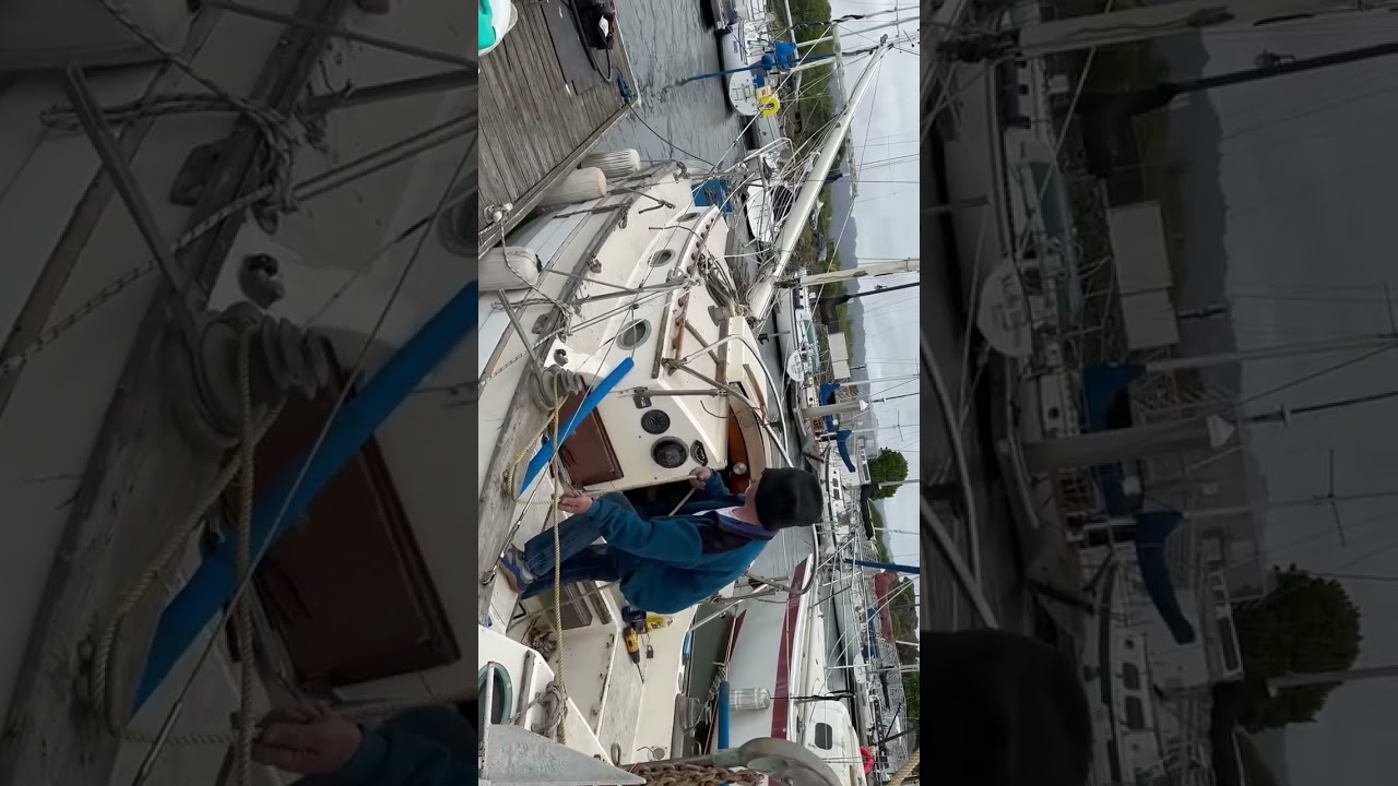Lowering the mast on a Nor&rsquo;Sea 27