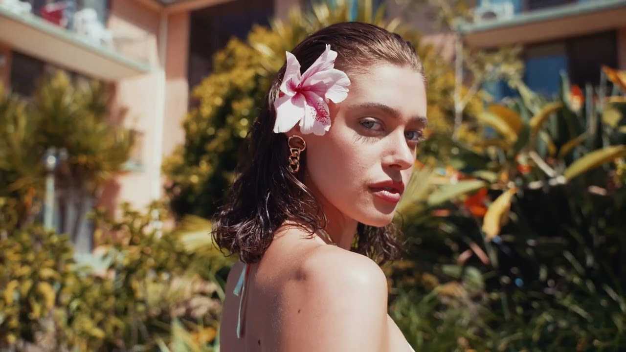 BILLABONG X LOTTIE HALL